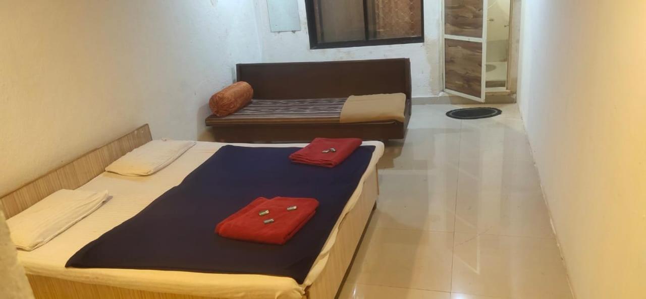 Hotel Hilltone Veg Non Veg Matheran Exteriér fotografie