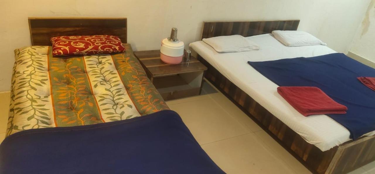 Hotel Hilltone Veg Non Veg Matheran Exteriér fotografie
