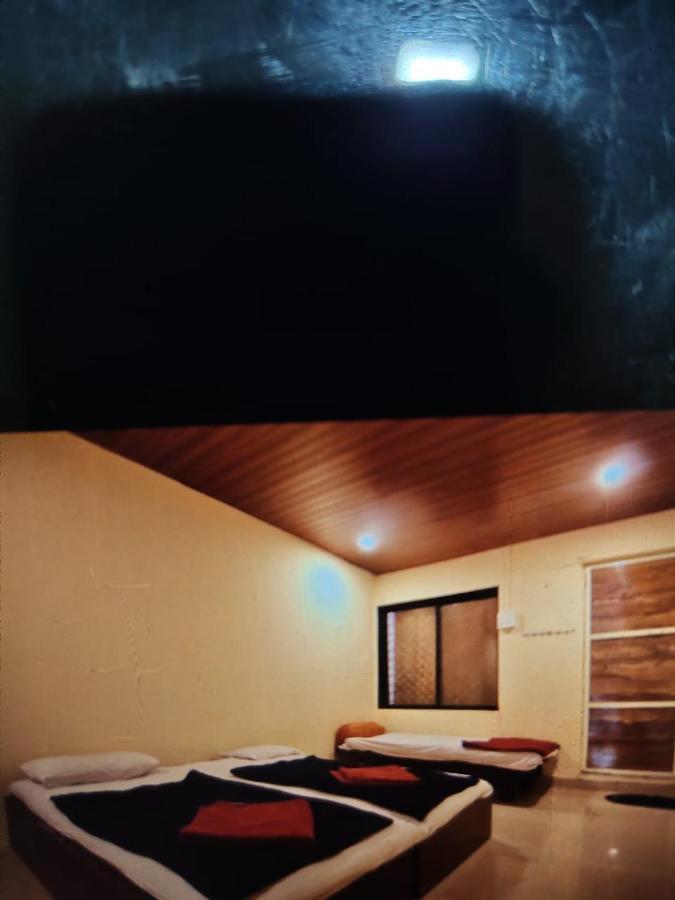 Hotel Hilltone Veg Non Veg Matheran Exteriér fotografie